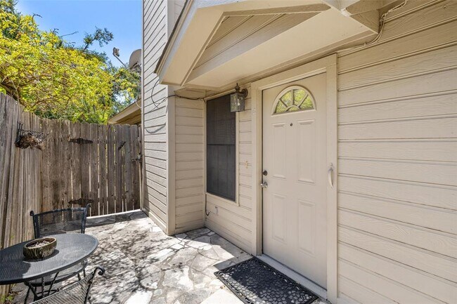 Building Photo - 12416 Deer Falls Dr