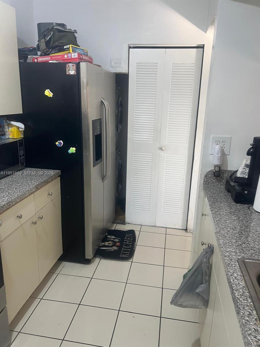 Building Photo - 590 NW 114th Ave