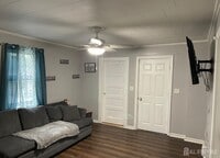 Building Photo - 305 Oak Tree Ave