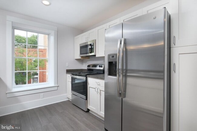 Building Photo - 149 Main St