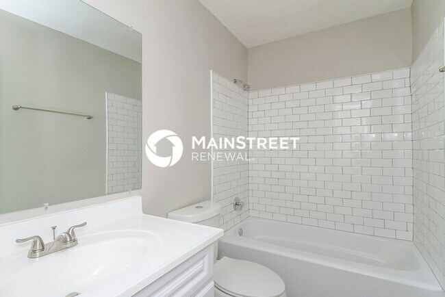 Building Photo - 3 Bedroom Pet-Friendly Home in Greensboro, NC with Main Street Renewal