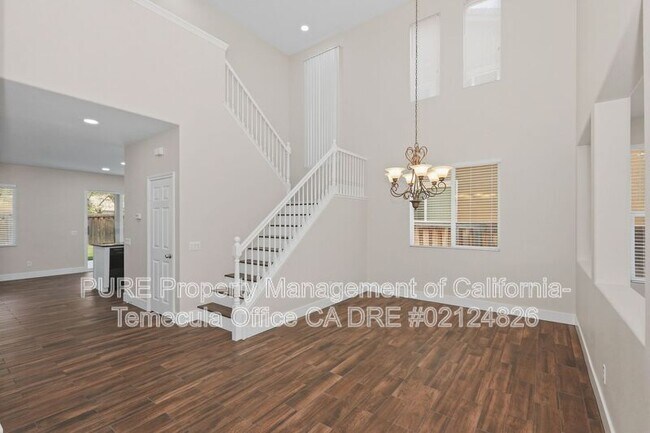 Building Photo - 29754 Maxmillian Ave
