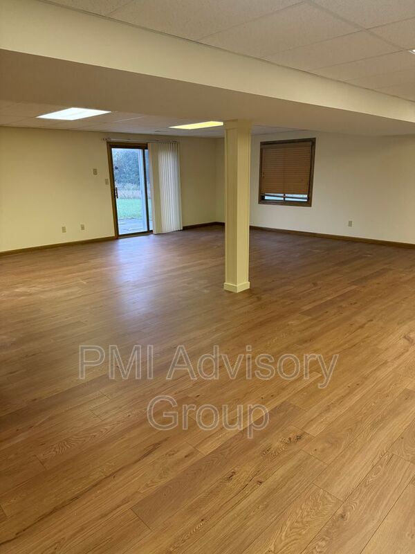 Building Photo - 4206 Hwy K4