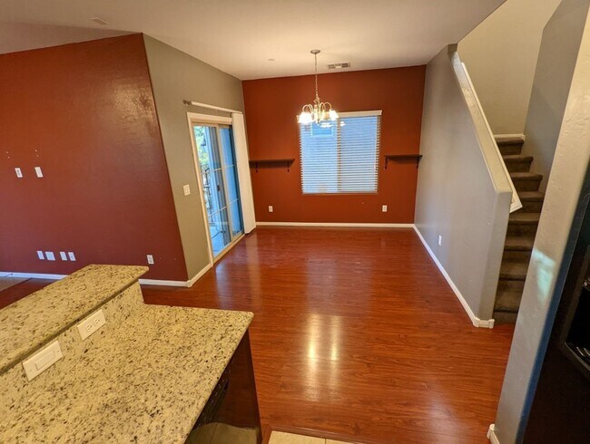 Building Photo - 7760 Floral Fabric Ct