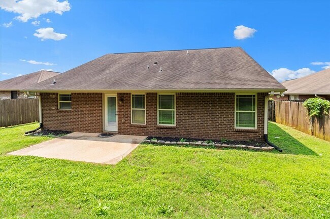 Building Photo - 210 Fields Pond Dr