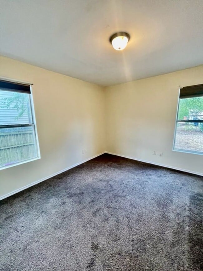 Building Photo - 1342 N 64th St