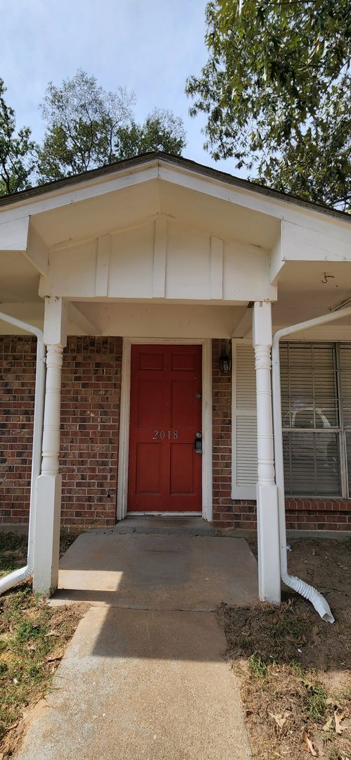 Building Photo - 2018-2020 Beverly Dr.