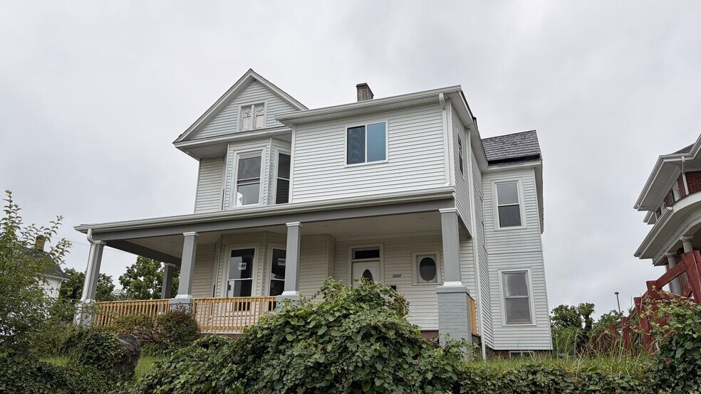 Building Photo - 1201 Grove Ave