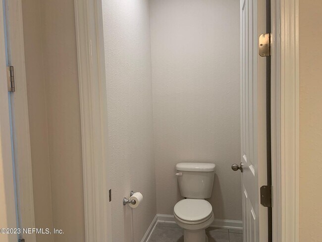 Building Photo - 816 Redtail Ln
