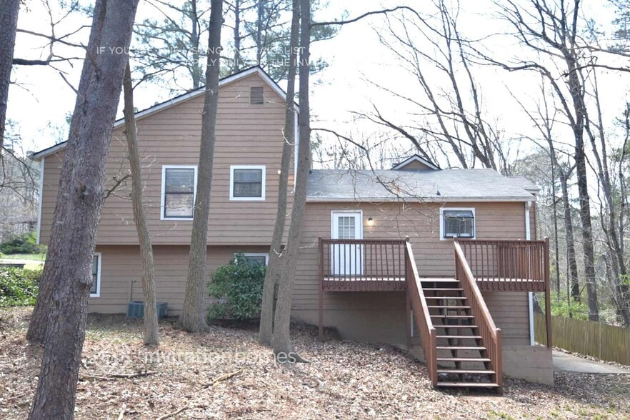 Building Photo - 2679 Forest Way NE