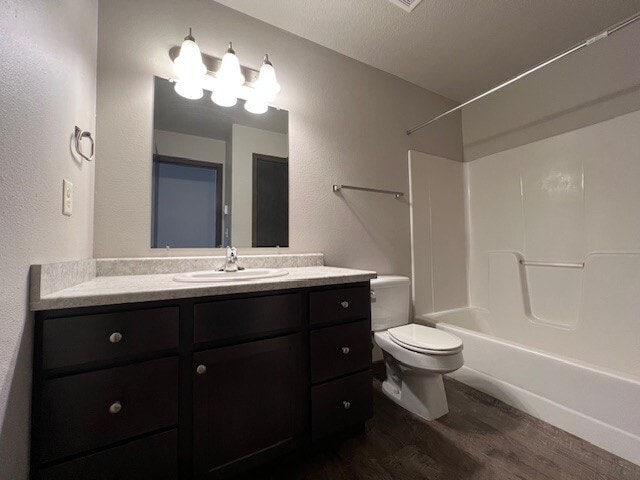 Building Photo - 4131 Parkview Dr