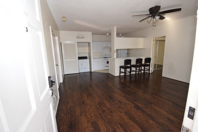 Building Photo - 91-989-525 Puamaeole St