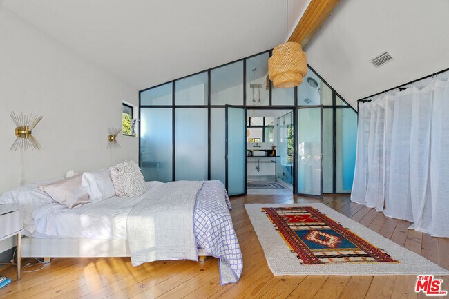 Building Photo - 20784 Medley Ln