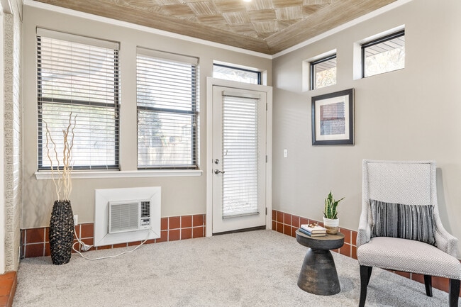 Building Photo - 221 Brighton Way