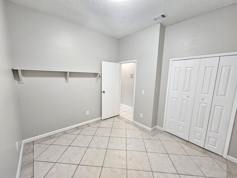 Building Photo - 10148 Pink Carnation Ct