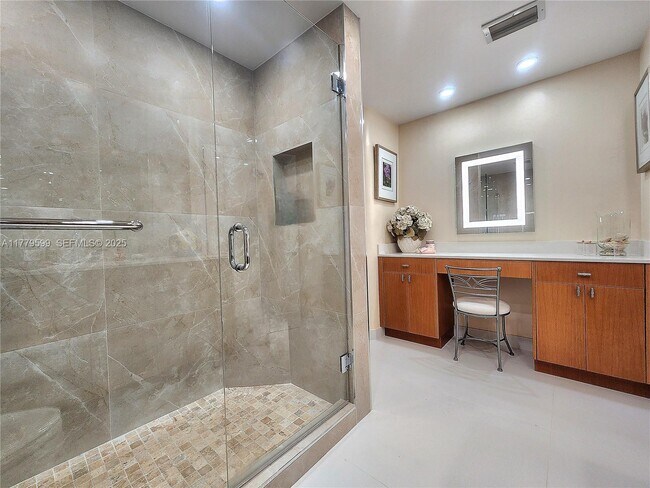 Building Photo - 3505 S Ocean Dr