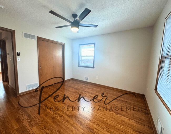 Building Photo - 807 NE Magellan Ave