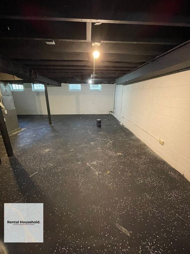 Building Photo - Charming & Beautifully Maintained 2-Bedroom Ranch Available Now!