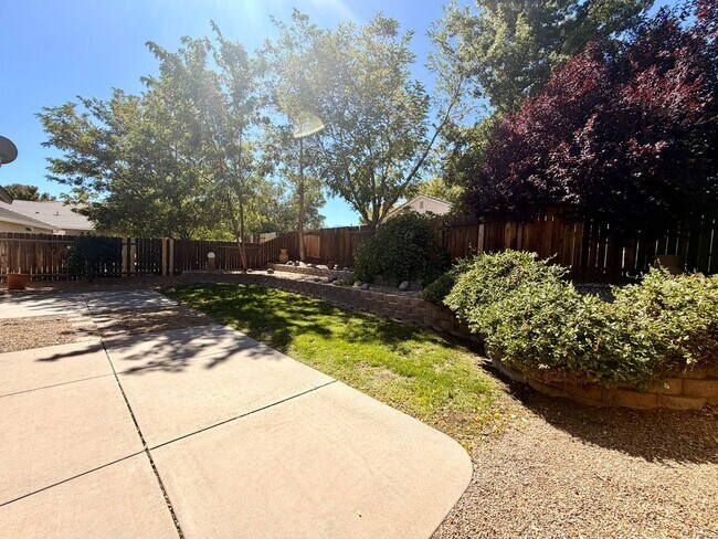 Building Photo - 10647 Vista Bonita Ln