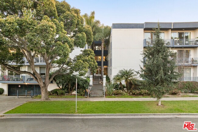 Building Photo - 900 Euclid St