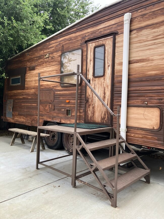 Building Photo - 32657 Wildomar Trail
