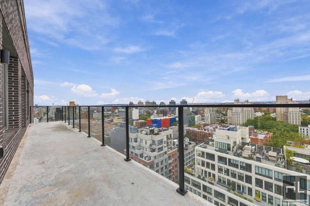 Building Photo - Luxury 3BR with Loft, Two Terraces & In-Unit W/D