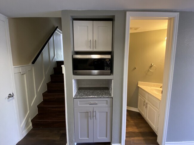 Building Photo - 9107 E 69th Pl