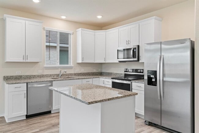 Building Photo - 141 Onna St