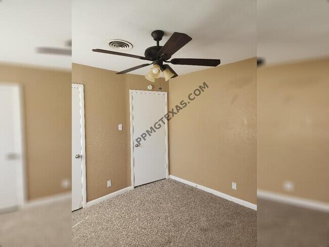 Building Photo - 5453 Wayside Ave