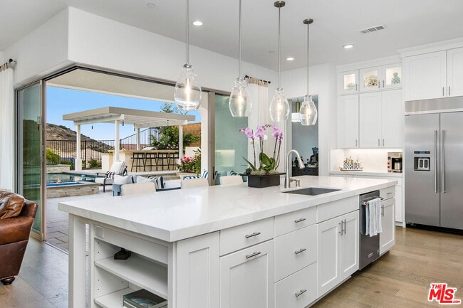 Building Photo - 24407 Clear Creek Pl