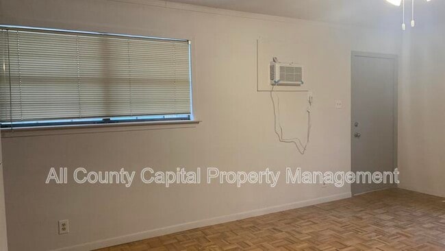 Building Photo - 609 Bissonet Ln