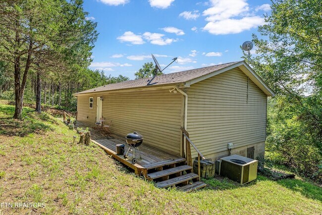 Building Photo - 1720 Moon Ct