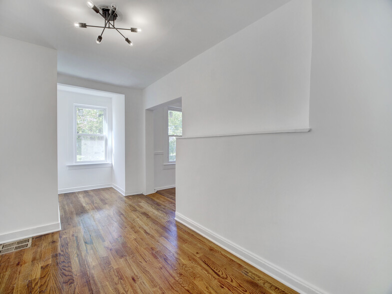 Dining Room - 204 Montrose Ave