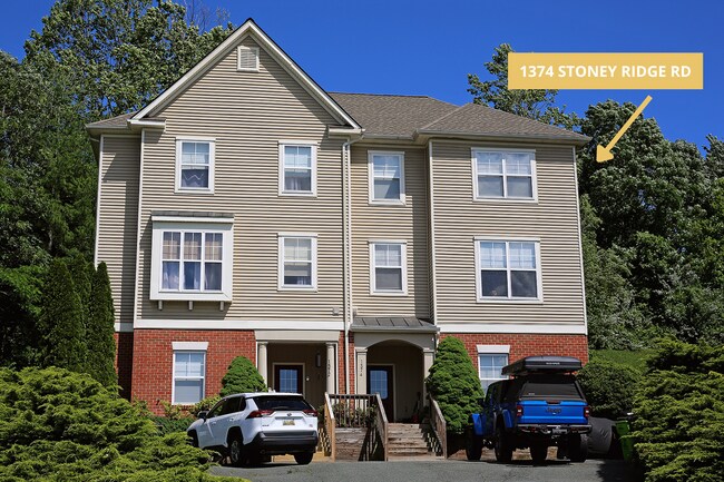 Building Photo - Pet Friendly Mill Creek Village Townhome
