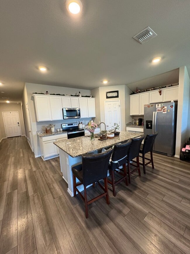 Building Photo - 4 bedrooms Home in Creekside Hills