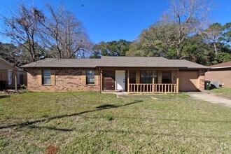 Building Photo - Charming 3-Bedroom, 2-Bath Home with Fence...