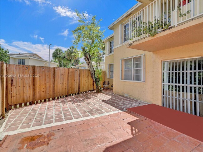 Building Photo - 4154 NW 79th Ave