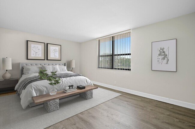 Building Photo - 5480 N Ocean Dr