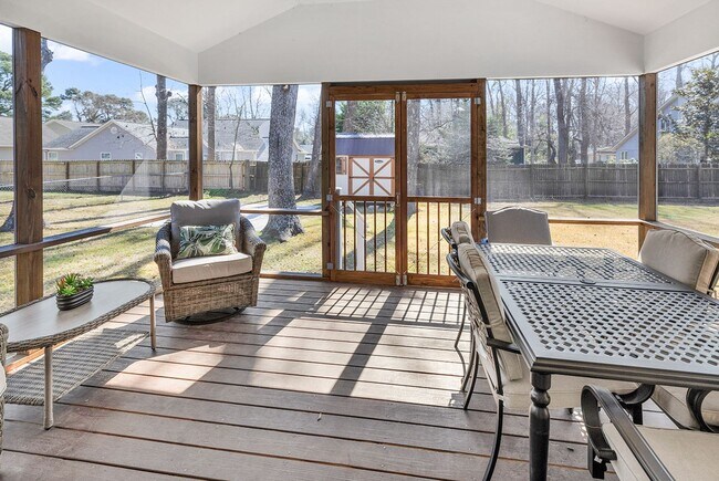 Building Photo - 2405 Bert Dr