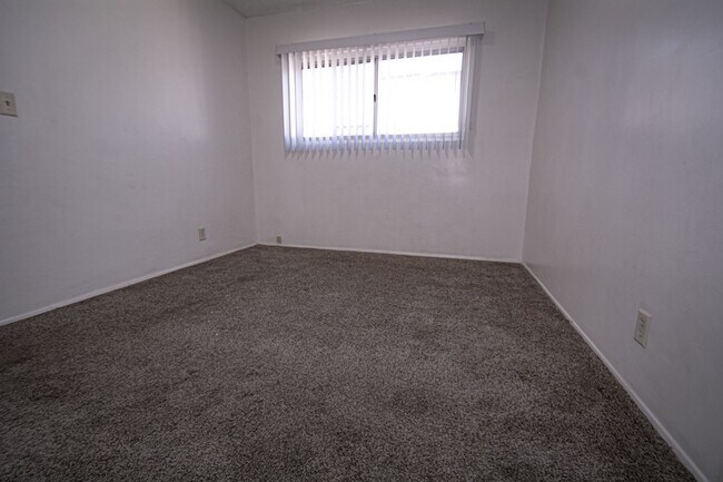 Building Photo - 308 N Azusa Ave