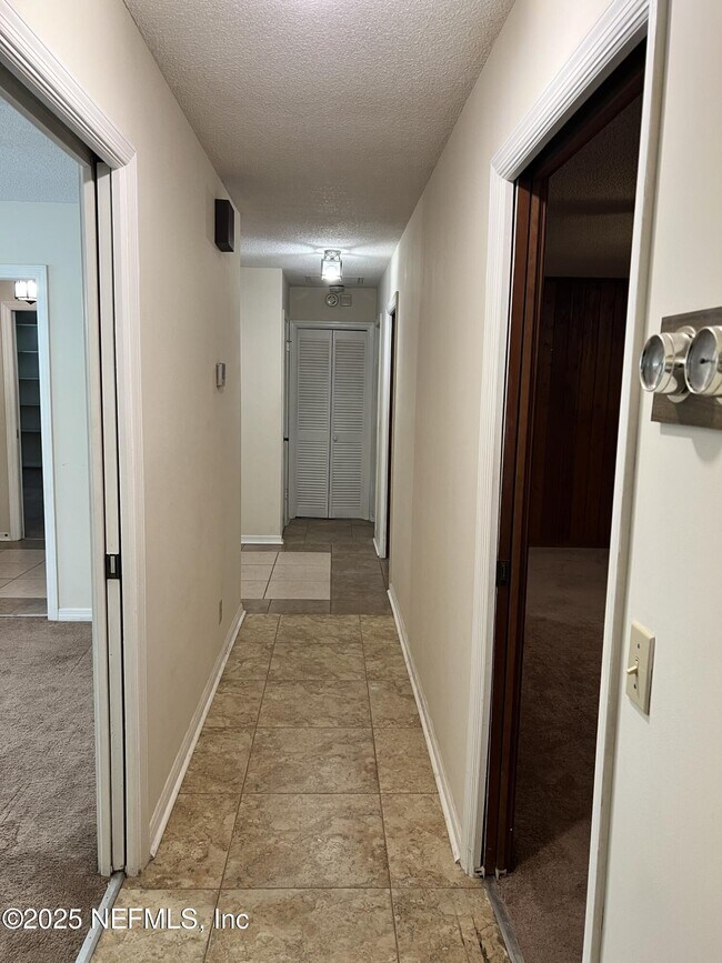 Building Photo - 2867 Scott Cir