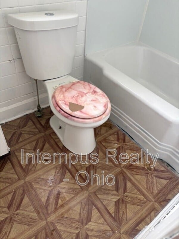 Building Photo - 633 Cassius Ave