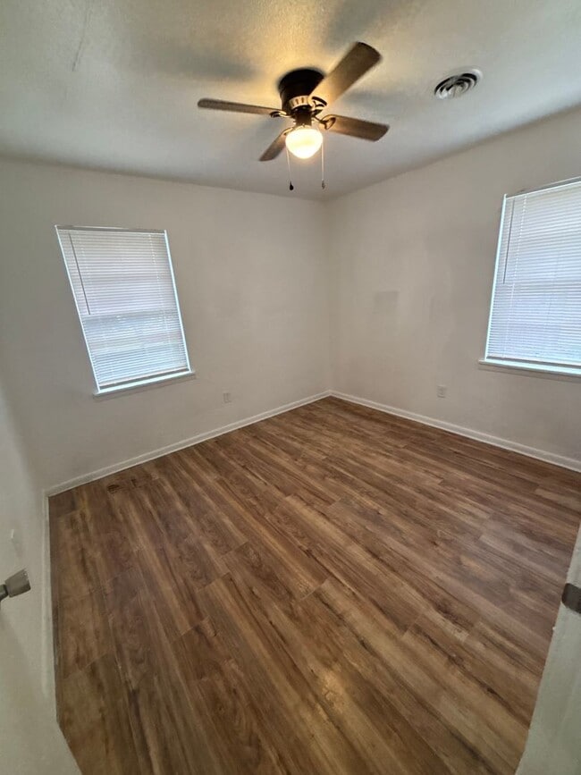 Building Photo - Beautiful four bedroom single family house in Copperas Cove