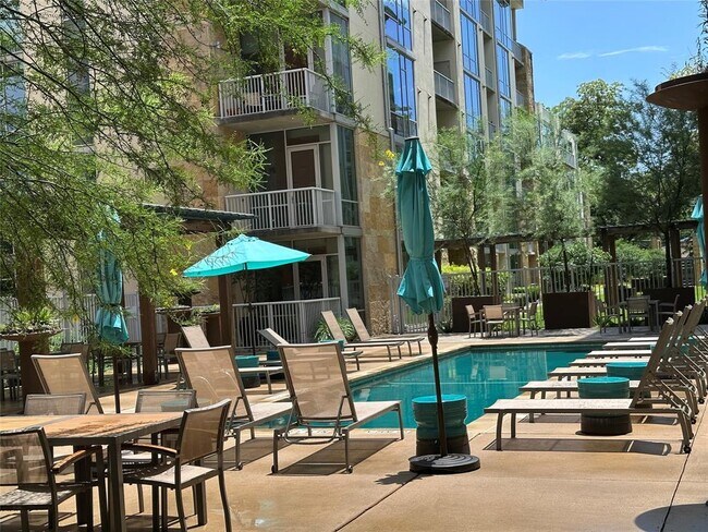 Building Photo - 1600 Barton Springs Rd