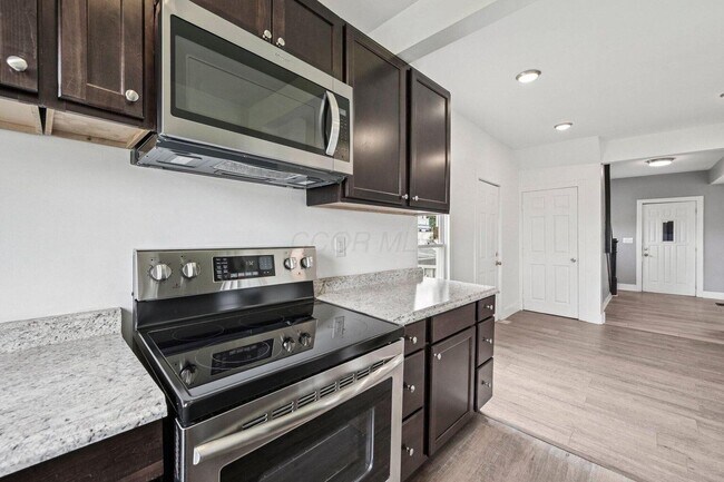 Building Photo - 1025 Howard St