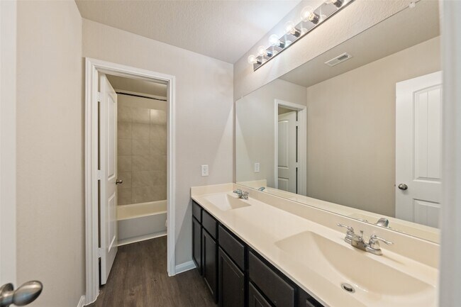 Building Photo - 3580 Cannon Dr