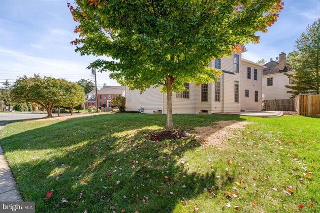 Building Photo - 2038 Madrillon Rd