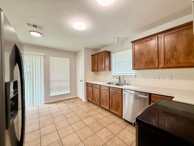 Building Photo - Beautiful One Story Home