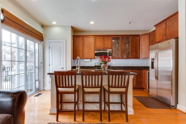 Building Photo - 2149 Red Vine Dr