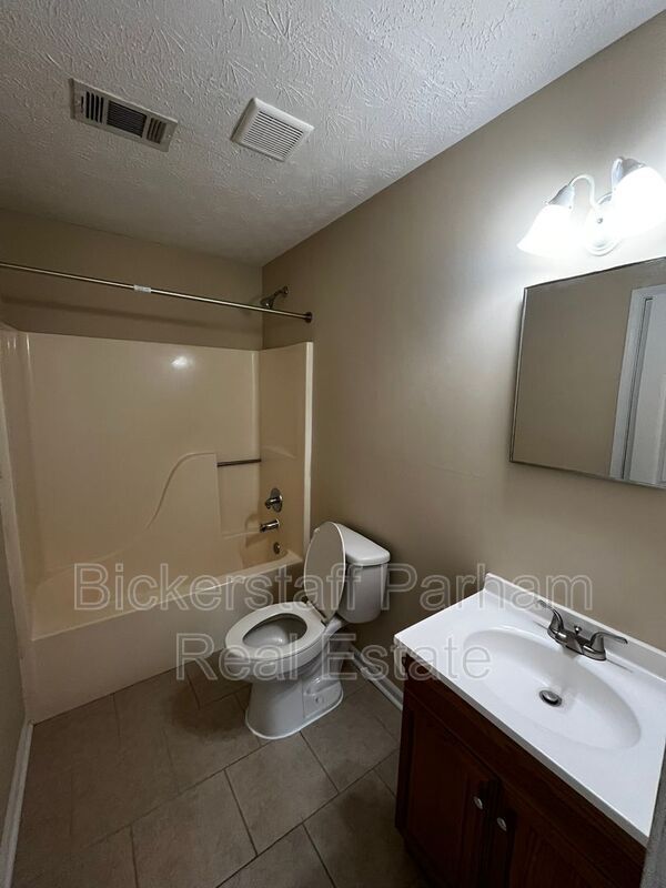 Building Photo - 103 Red Canyon Rd